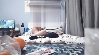 女友闺蜜小姐姐来我家里串门，忍不住就把她给上了