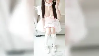 福利姬 瑶瑶超乖-粉红女仆